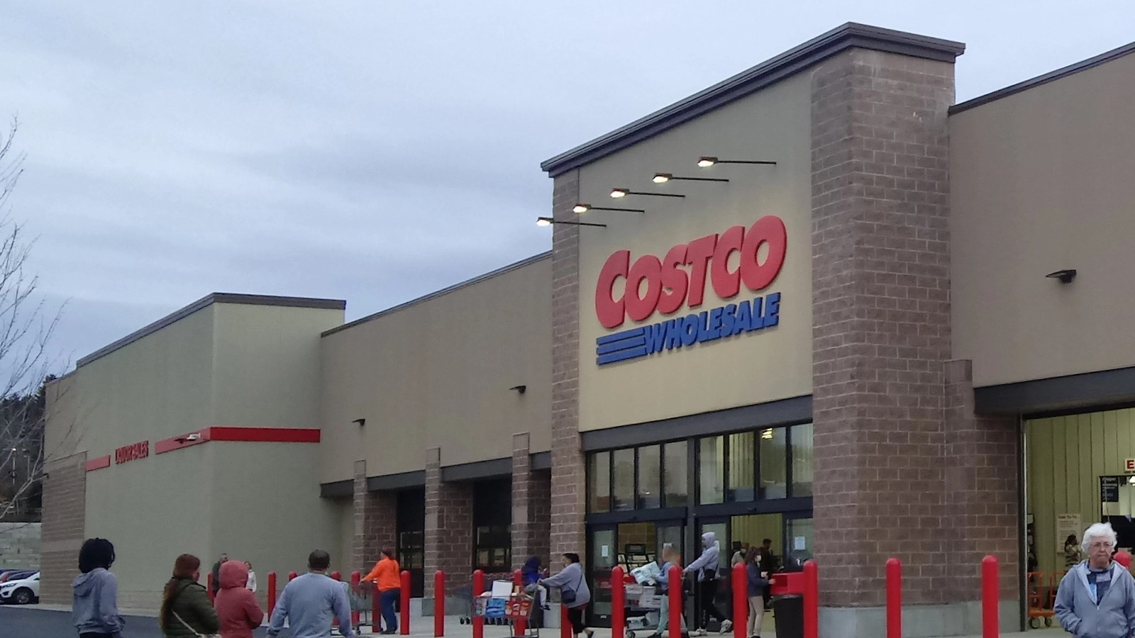 Costco's Price Hike Inflation Forces Membership Fees To Increase!