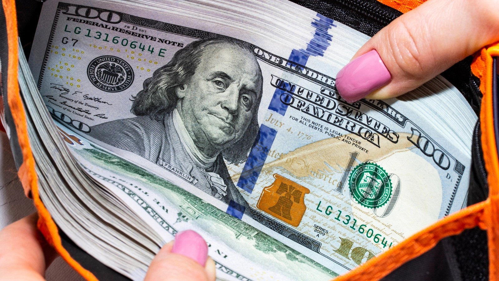 Michigan Man Returns Lost Wallet Brimming with Cash!