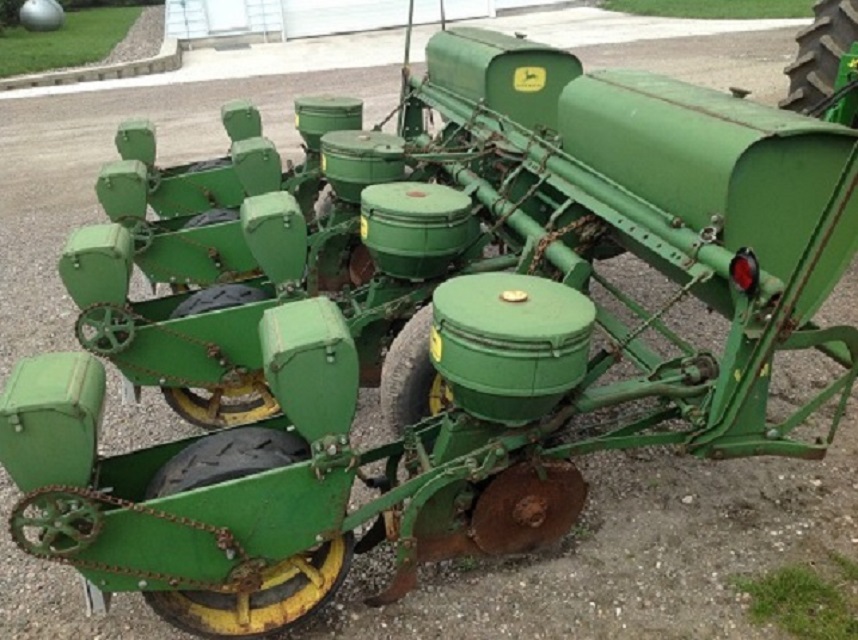 SOLD! John Deere 494A 4 Row Planter Milroy MN USA Machinery