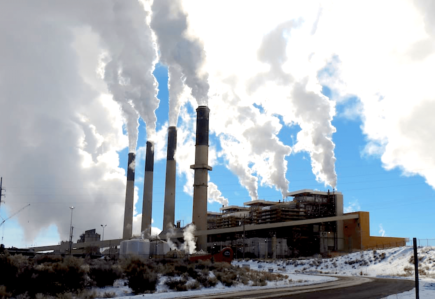 Governor brokers deal to keep Jim Bridger Power Plant open