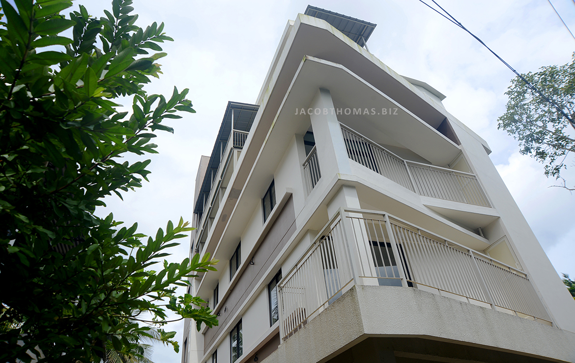 Luxury SemiFurnished 3BHK Apartment for rent Near Crowne Luxury SemiFurnished 3BHK Apartment for rent Near Crowne