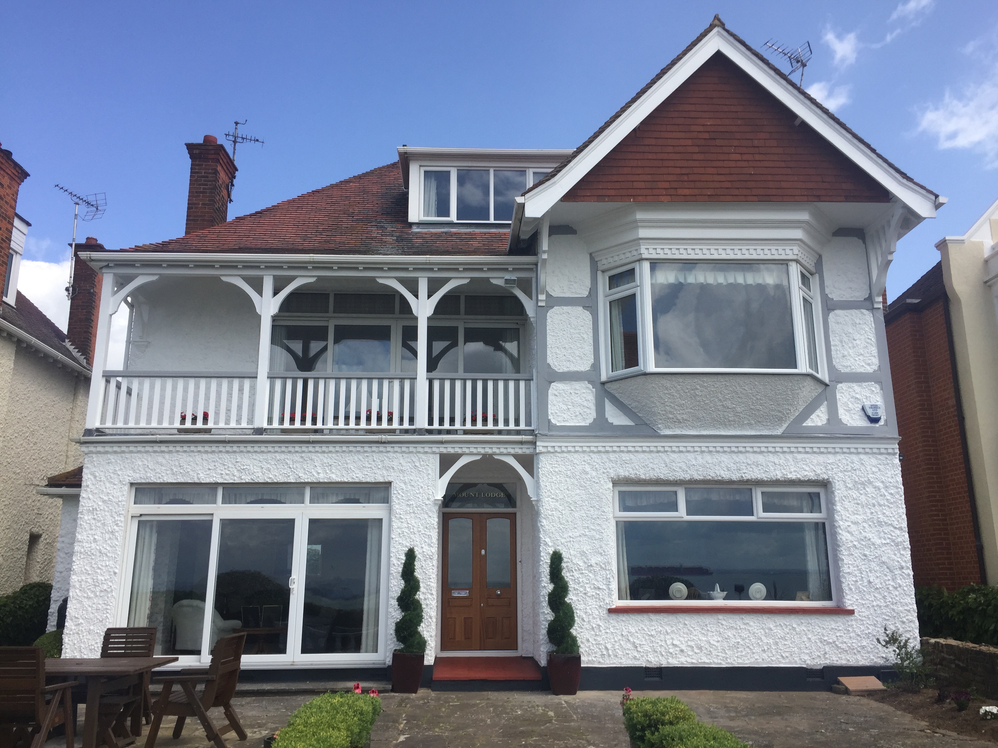 Thorpe Bay Seafront J A Cox & Son Decorating