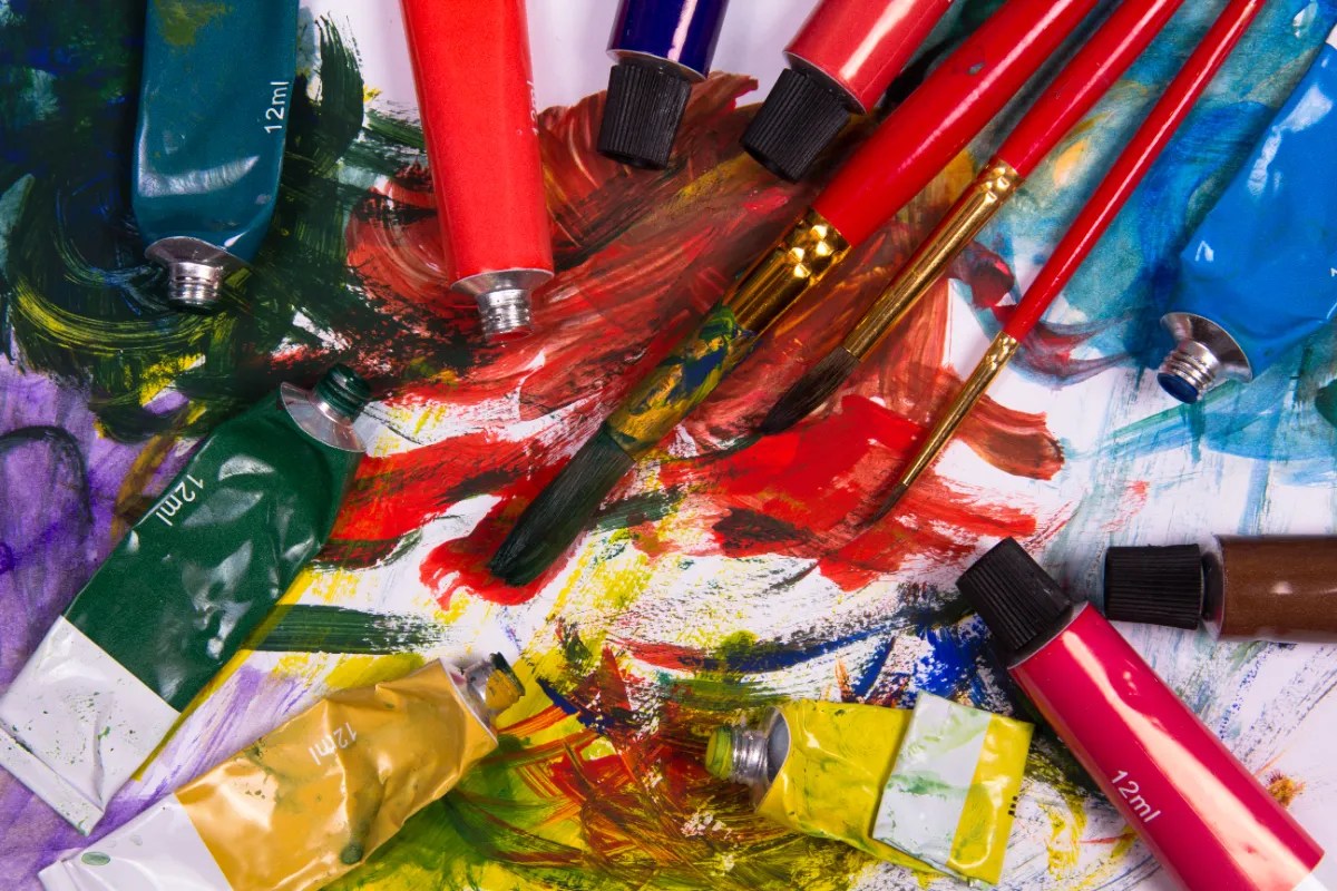 What Colors Make Red? How to Mix Different Shades of Red