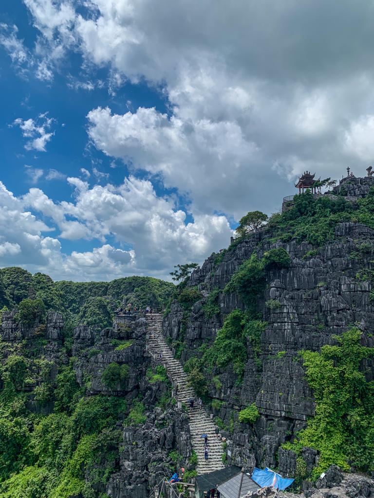 budget travel itinerary - Hua Mua Ecolodge steps to viewpoint, Ninh Binh