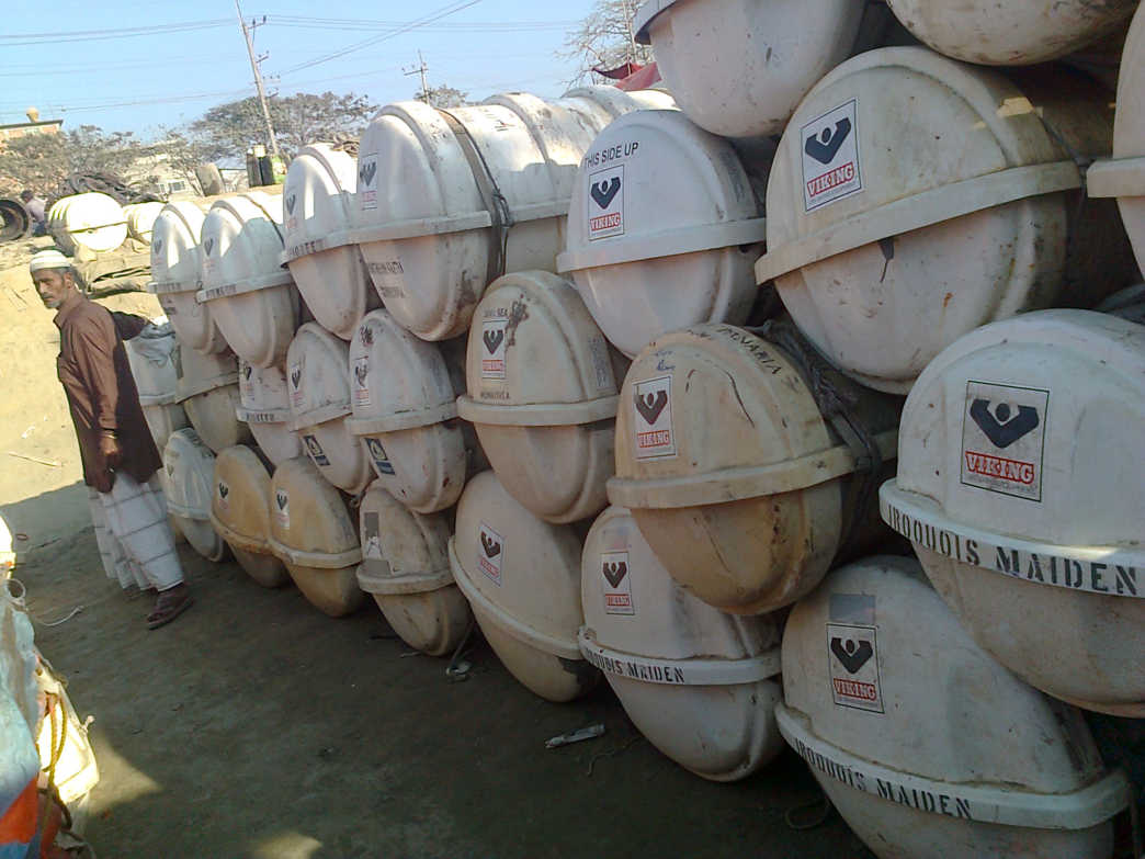 Cheap Life Raft Collected from Ship Marine Safety Products, Nautical