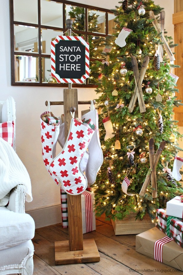 DIY Stocking Post Jaime Costiglio
