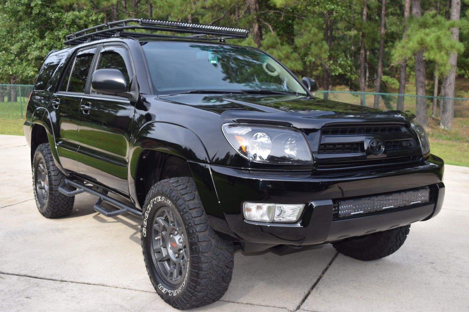 2.000 4Runner V8 4wD