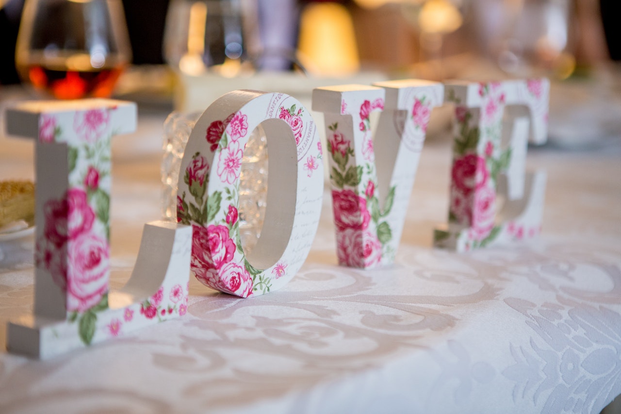 5 Top Tips For Choosing a Wedding Theme