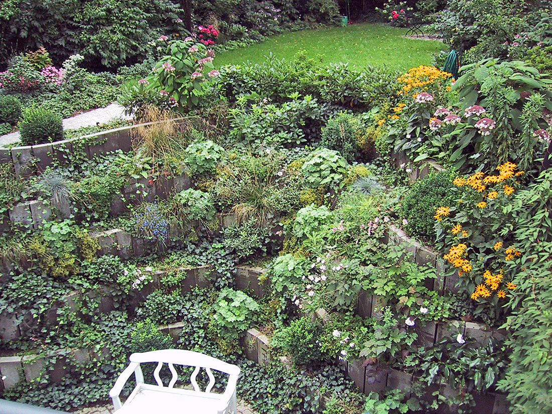 Jacobsen Garten & Landschaftsbau in Hamburg ERDBAU · TIEFBAU · AUSSENANLAGENBAU