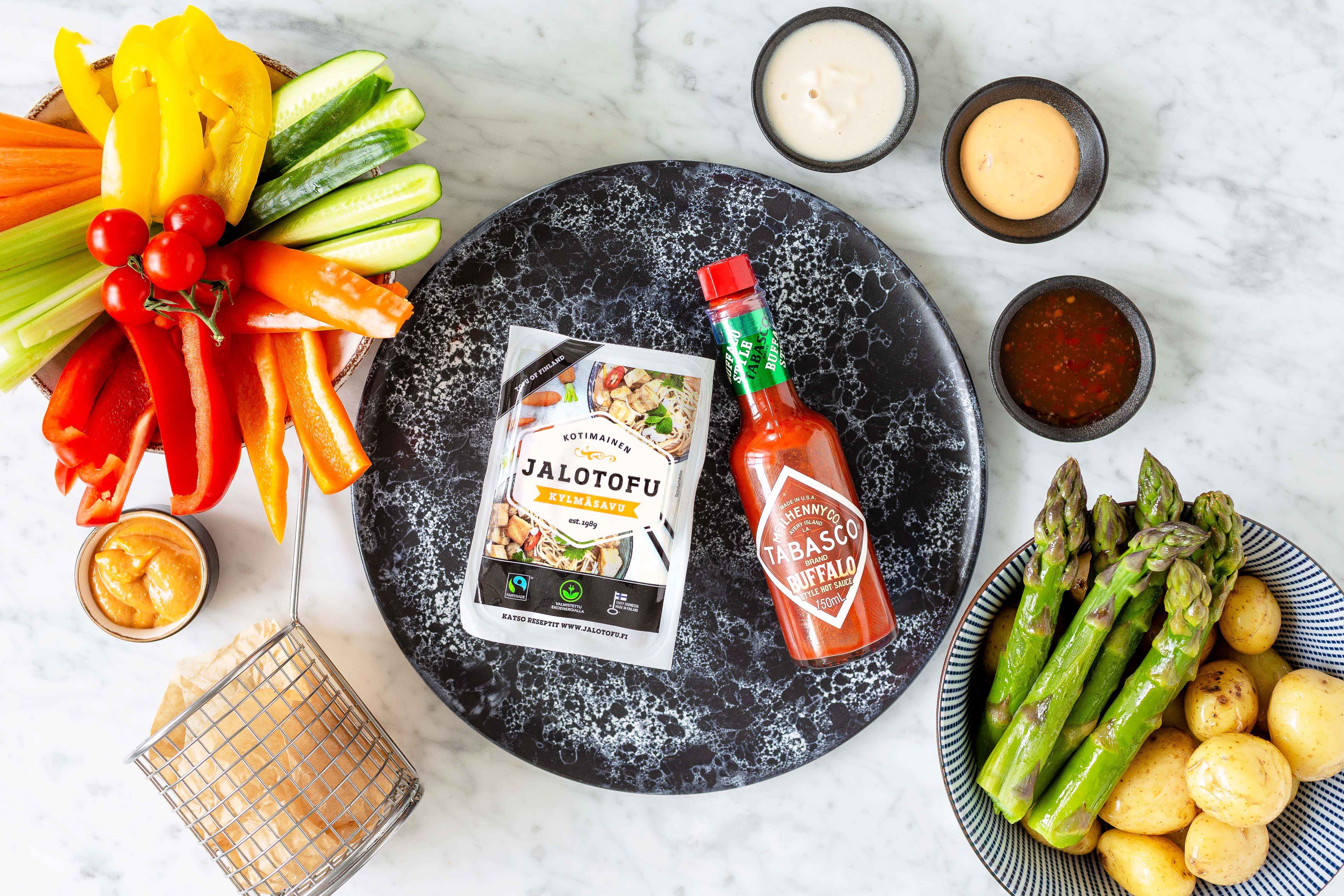 Vegaaniset wingsit feat Tabasco Buffalo Wings Jalotofu