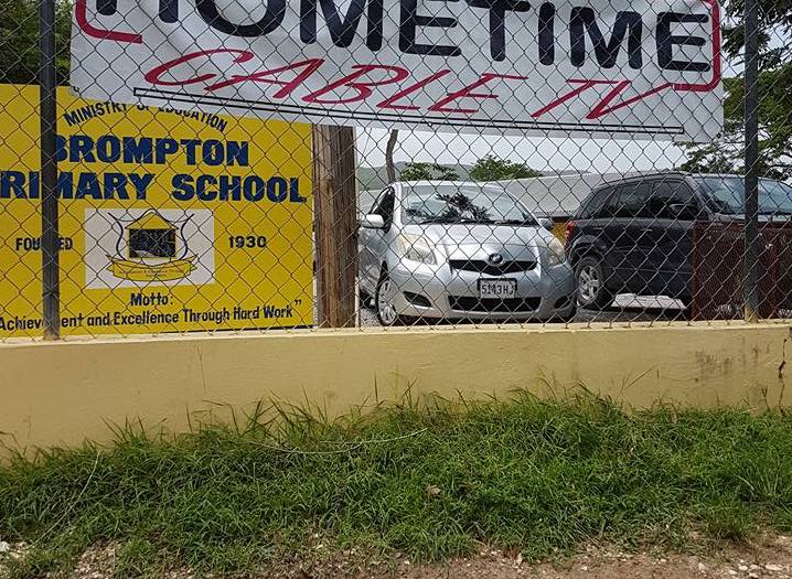 Jamaican School Donates its Cafeteria Food to Students During COVID19