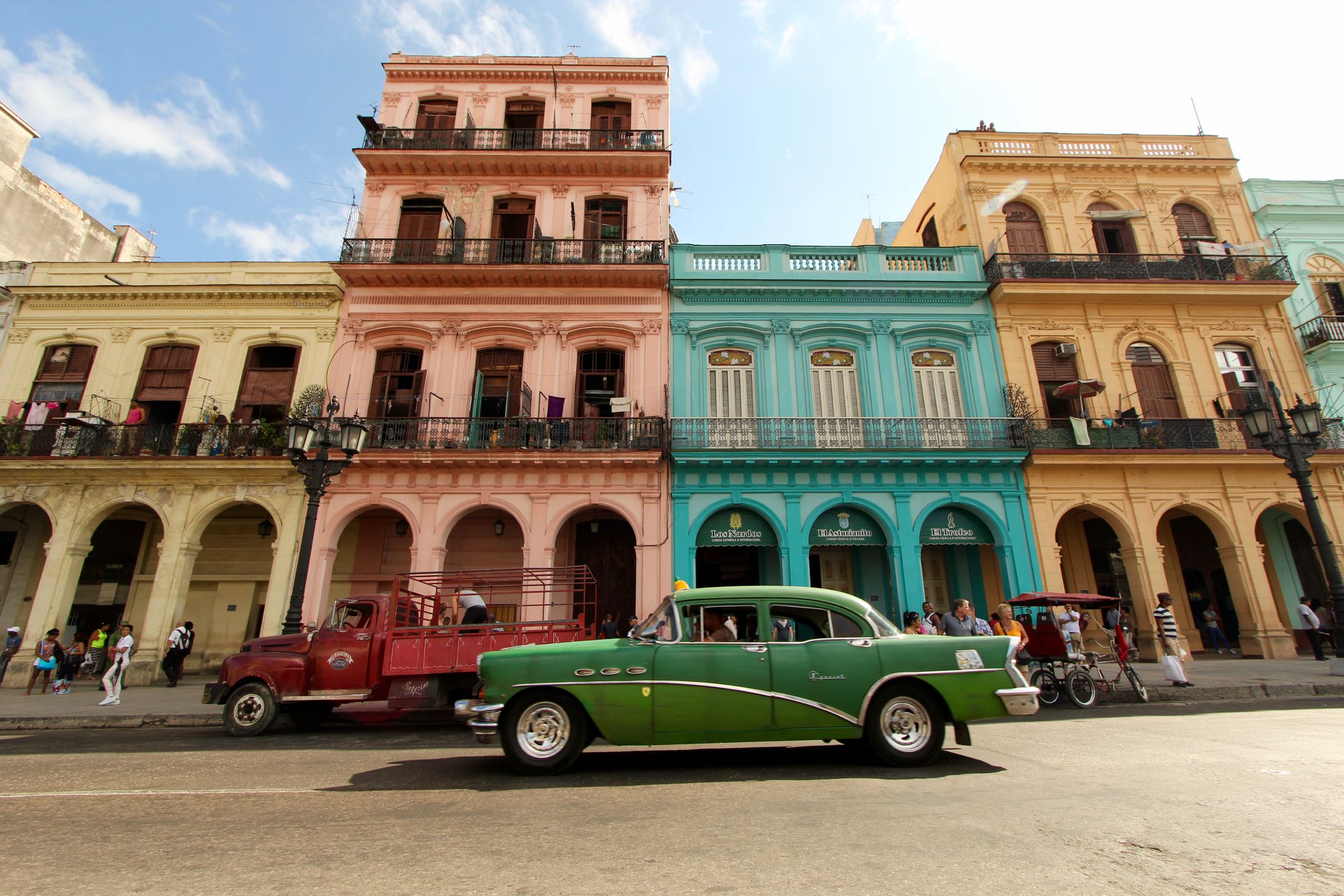 Häuserfront in Havanna, La Habana, Kuba • Jamane