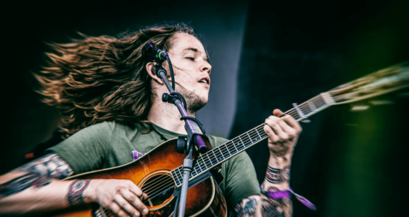 Billy Strings Reveals Guests for String the Halls Holiday Show(029)