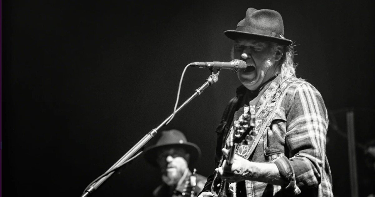 Neil Young Adds New Stops to Coastal Tour