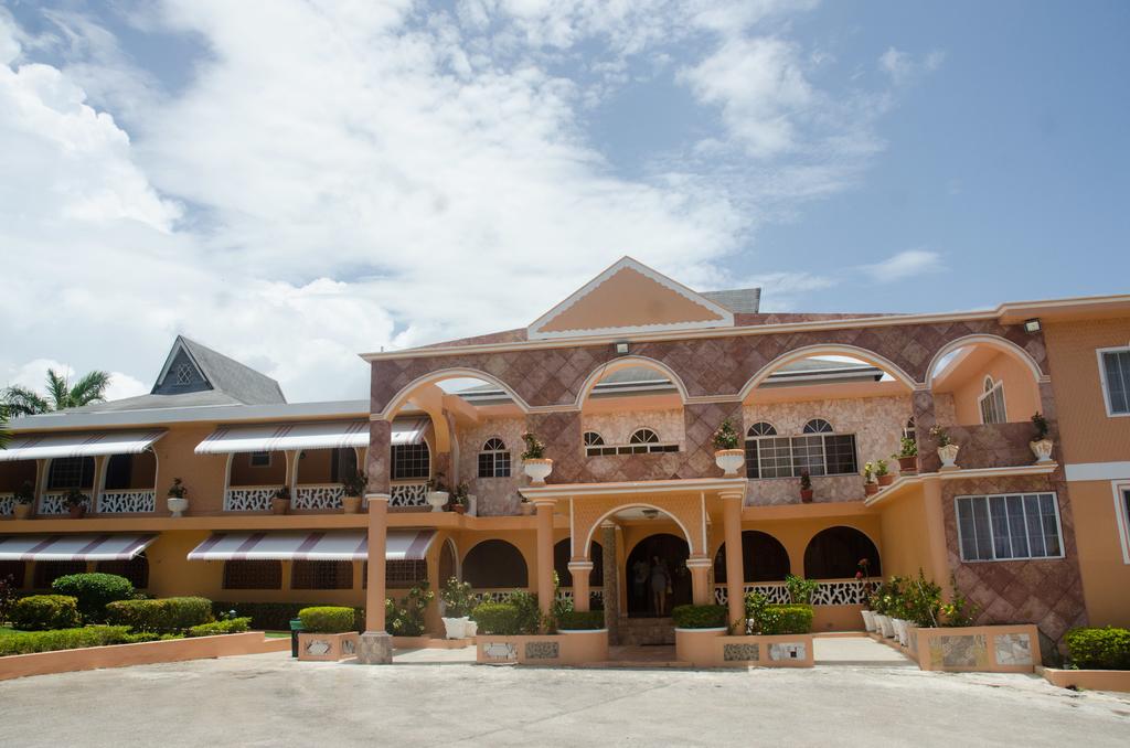 Guest House Villa Royal, Montego Bay Jamaica Classifieds