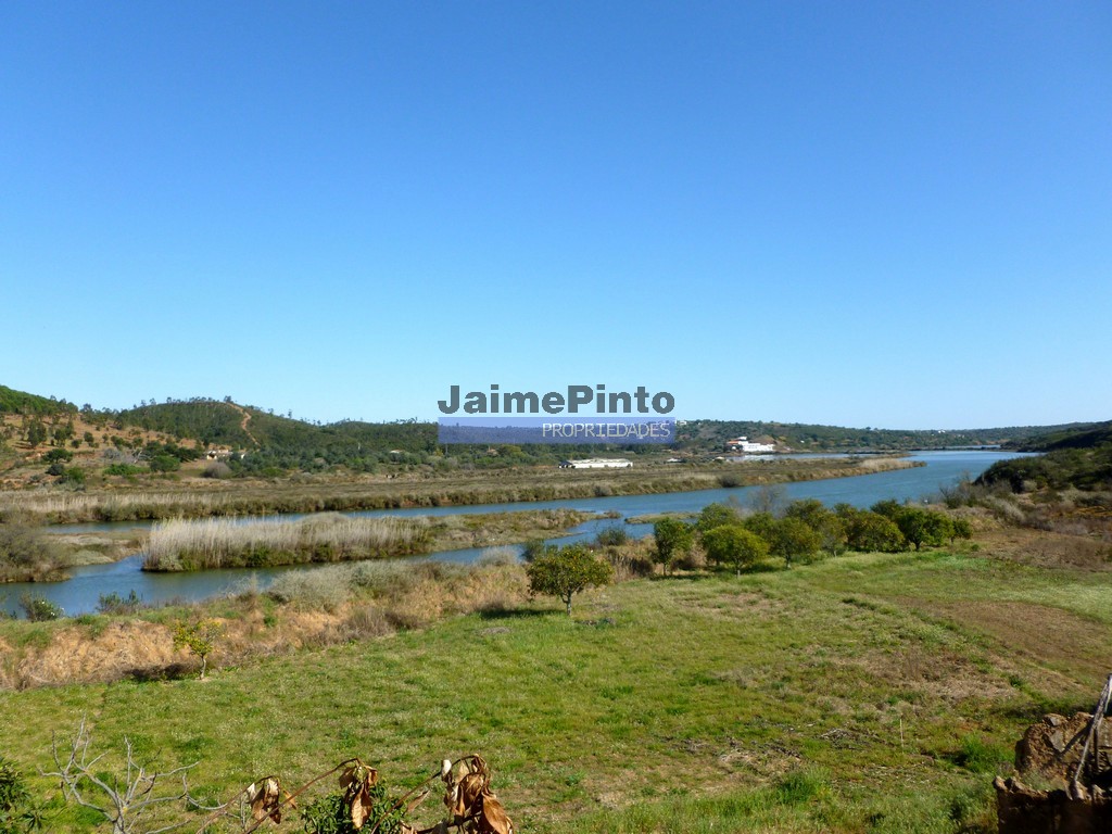 150 000 sq. m. land, water, ruins. Portugal, Silves, Algarve. JPP