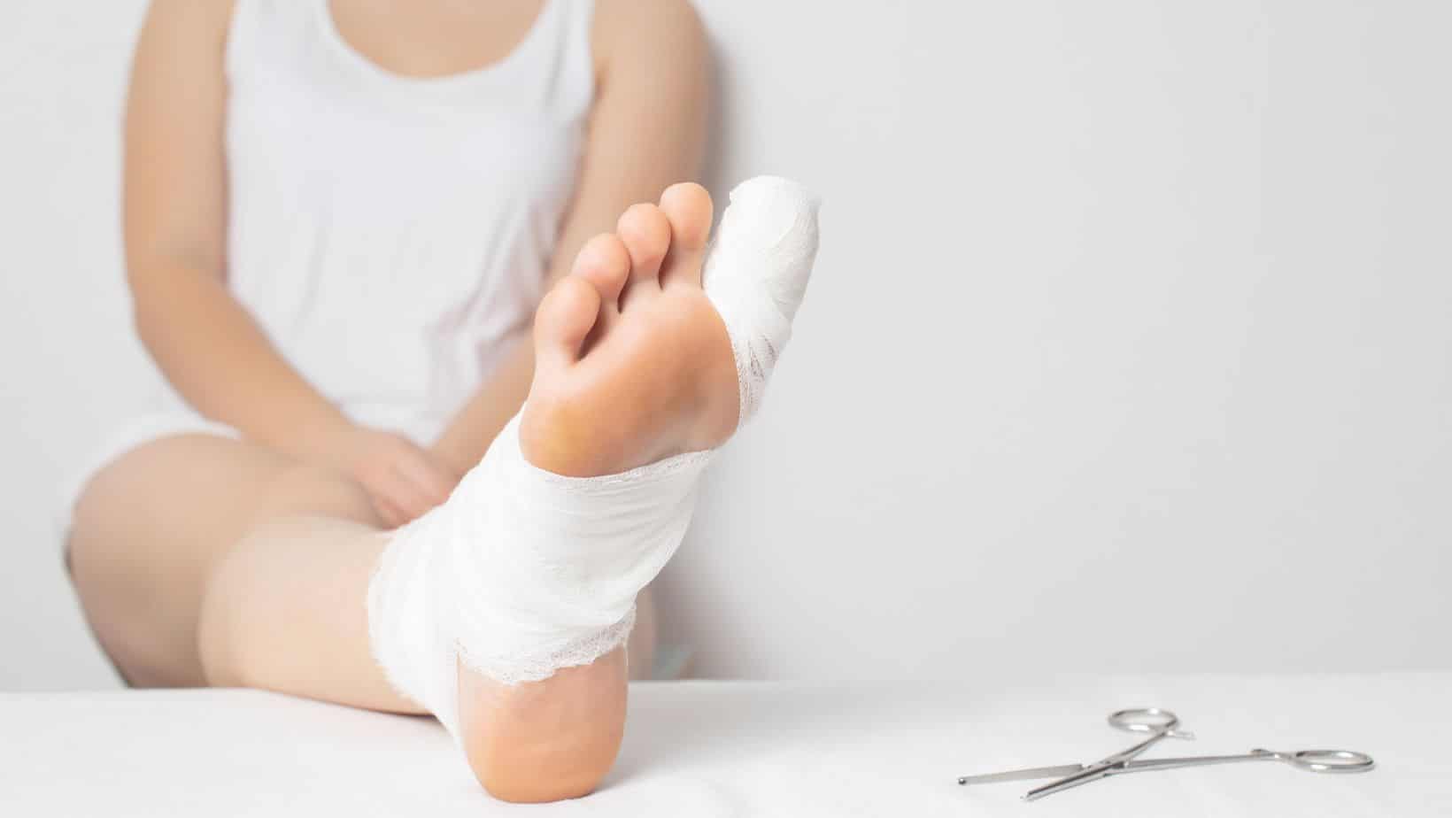 Sprained Toe Diagnosis and Treamtment by a Foot Specialist