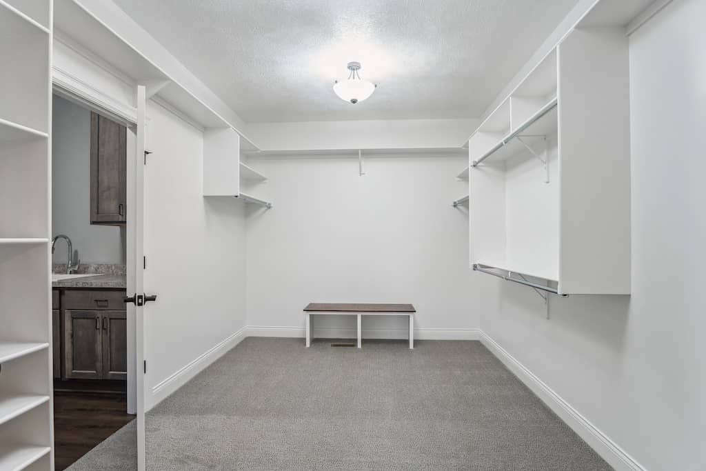 7365 Cross Creek Drive Laingsburg, MI 48848 James Edward