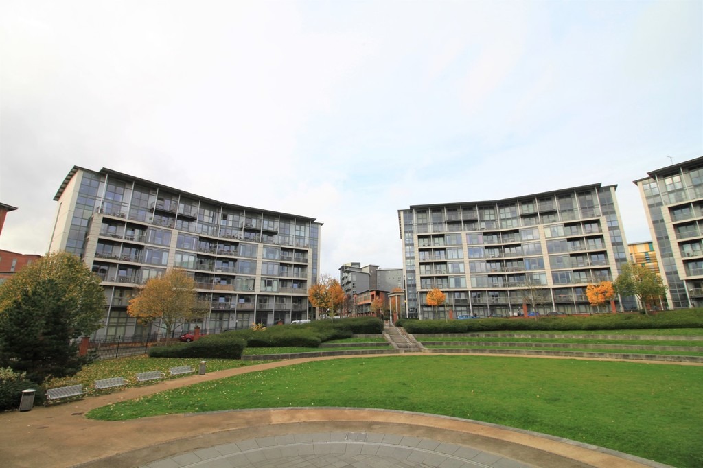 2 Bedroom Apartment For Sale in Park Central Birmingham City Centre