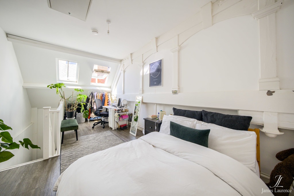 1 Bedroom Apartment For Sale in Crocketts Lane Smethwick James