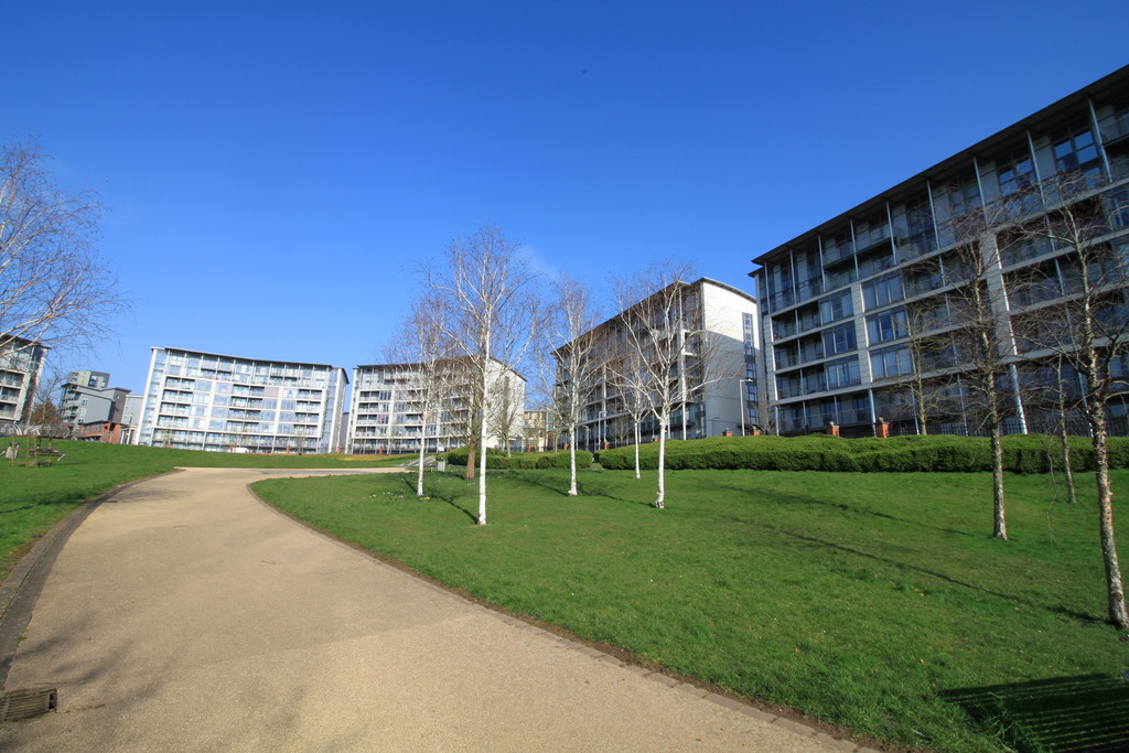 2 Bedroom Apartment For Sale in Park Central Birmingham City Centre James Laurence Estate Agents