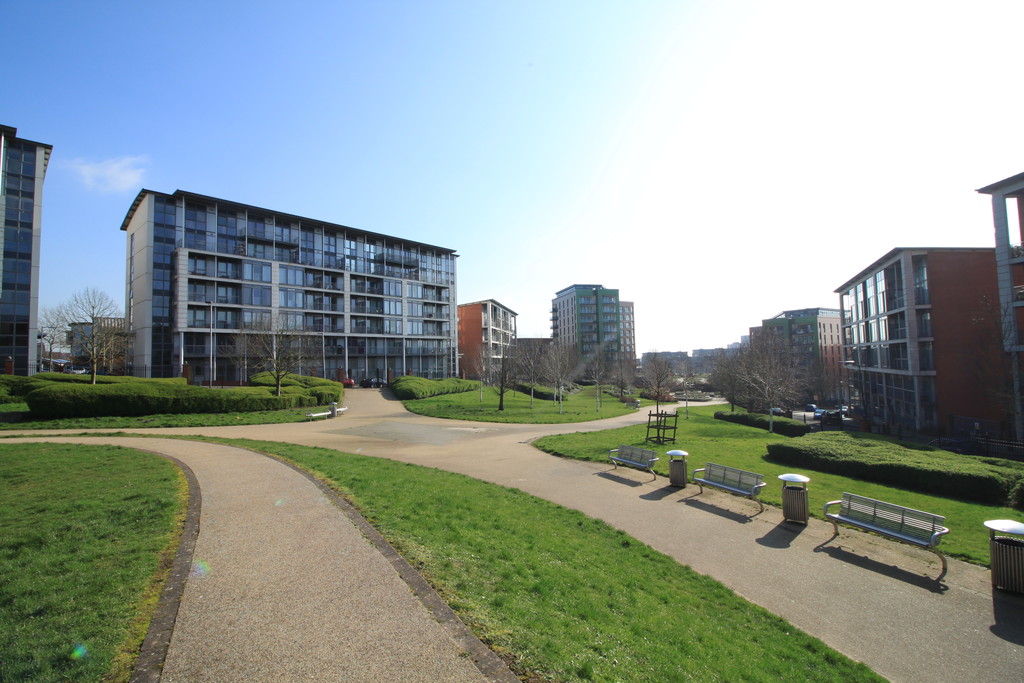 2 Bedroom Apartment For Sale in Park Central Birmingham City Centre James Laurence Estate Agents