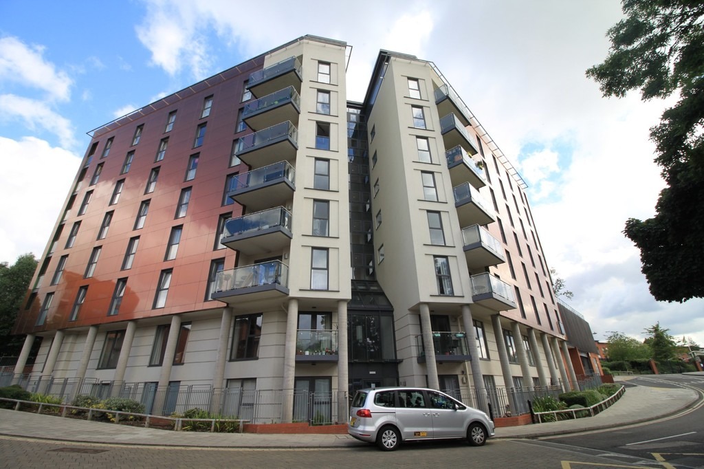 2 Bedroom Apartment To Let in Park Central Birmingham City Centre James Laurence Estate Agents