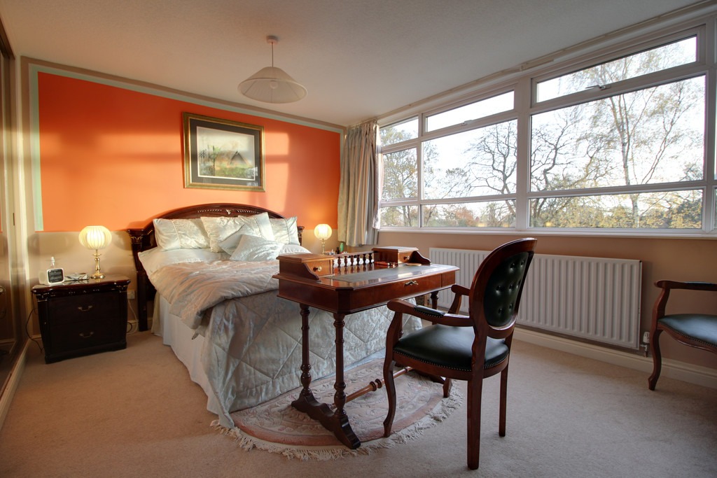 2 Bedroom Flat For Sale in Augustus Road, Birmingham James Laurence Estate Agents