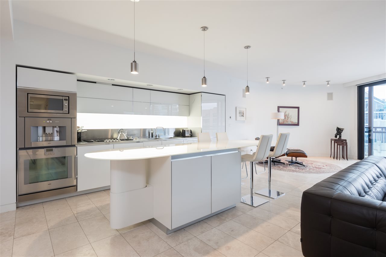 2106 Jameson House 838 West Hastings Street, Vancouver BC Jameson House