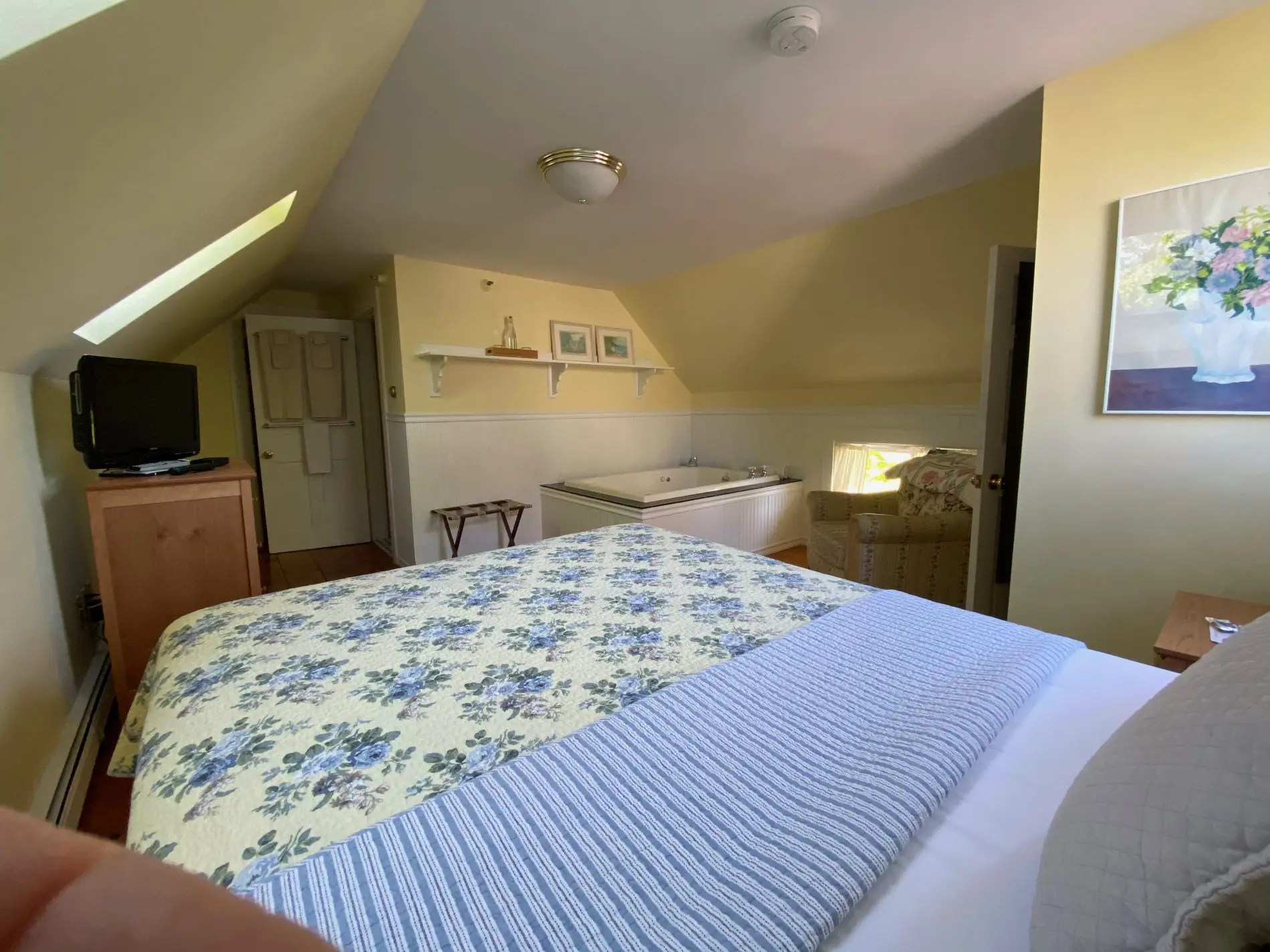 Freeport Maine Bed and Breakfast The Yellow Room at the James Place Inn