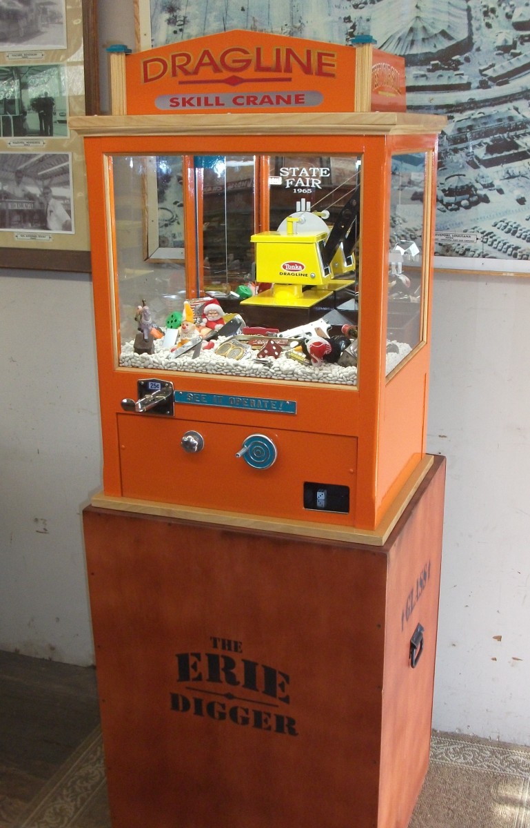 DRAGLINE CRANE DIGGER GAME. Great example, circa.1965. 25c play