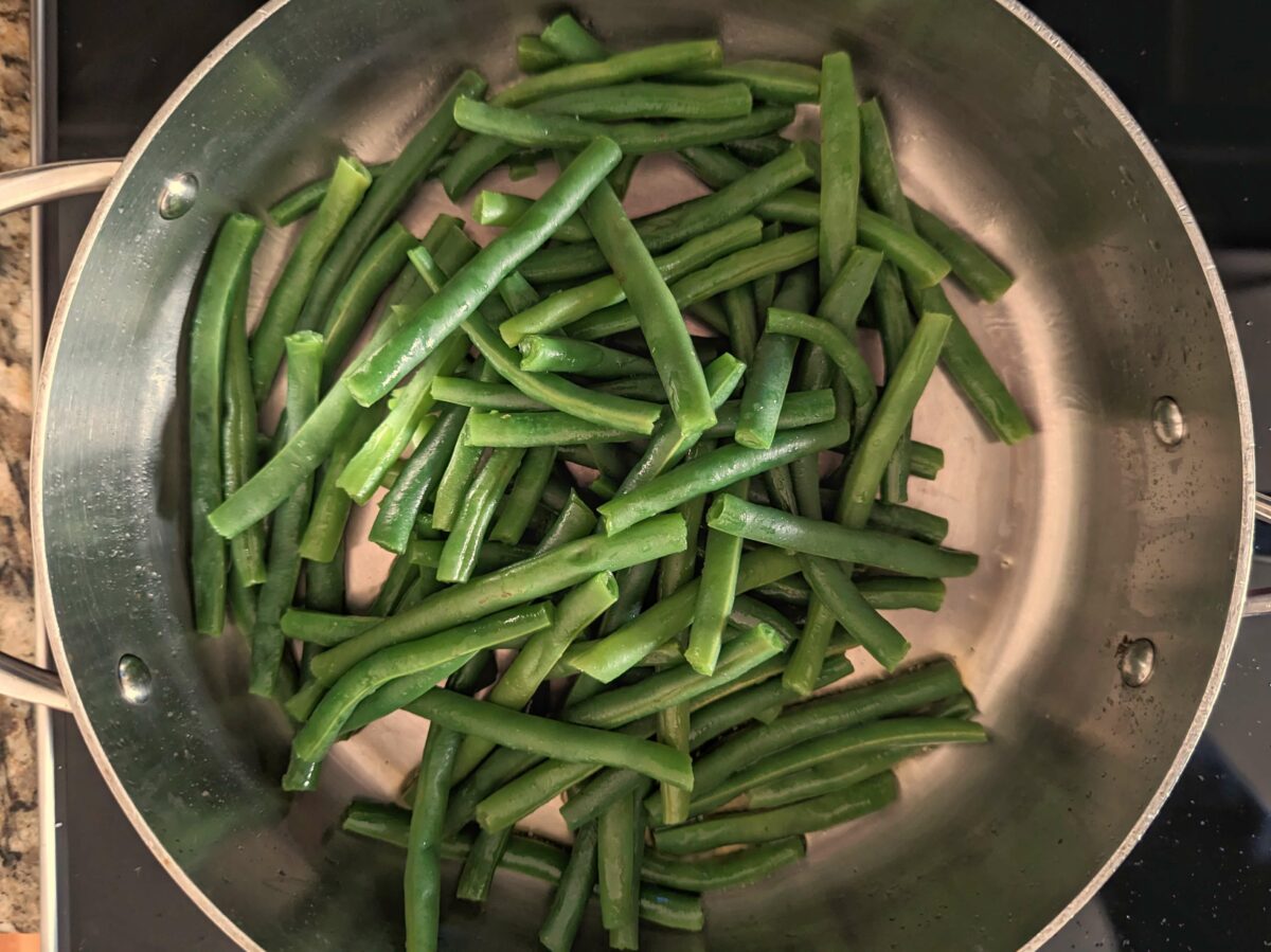 How Long to Boil Green Beans? (Fresh or Frozen)
