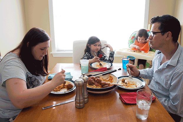 Benefits of Eating Dinner as a Family JaMonkey