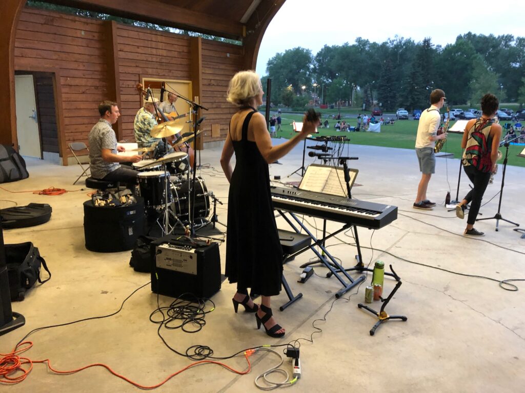 A perfect evening of live jazz music on the grass at the Brimmer