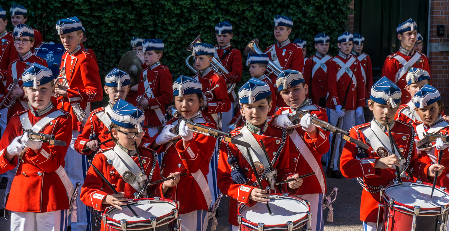 Youth Guard Travels With Ackbar