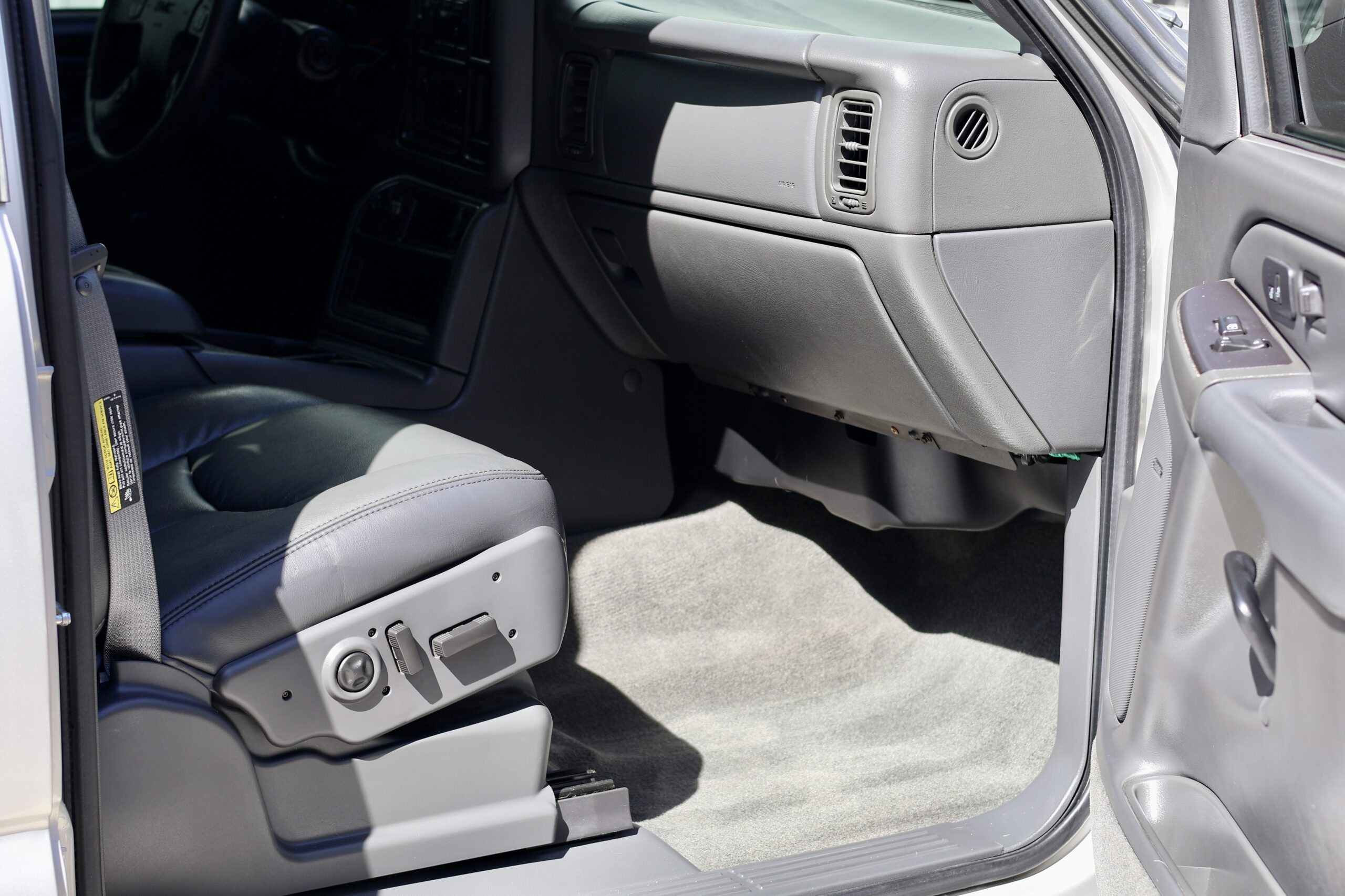 **SOLD**2005 GMC Sierra 1500 SLT Z71 5.3L 4×4 **80K MILES** J. Anthony’s Auto Sales