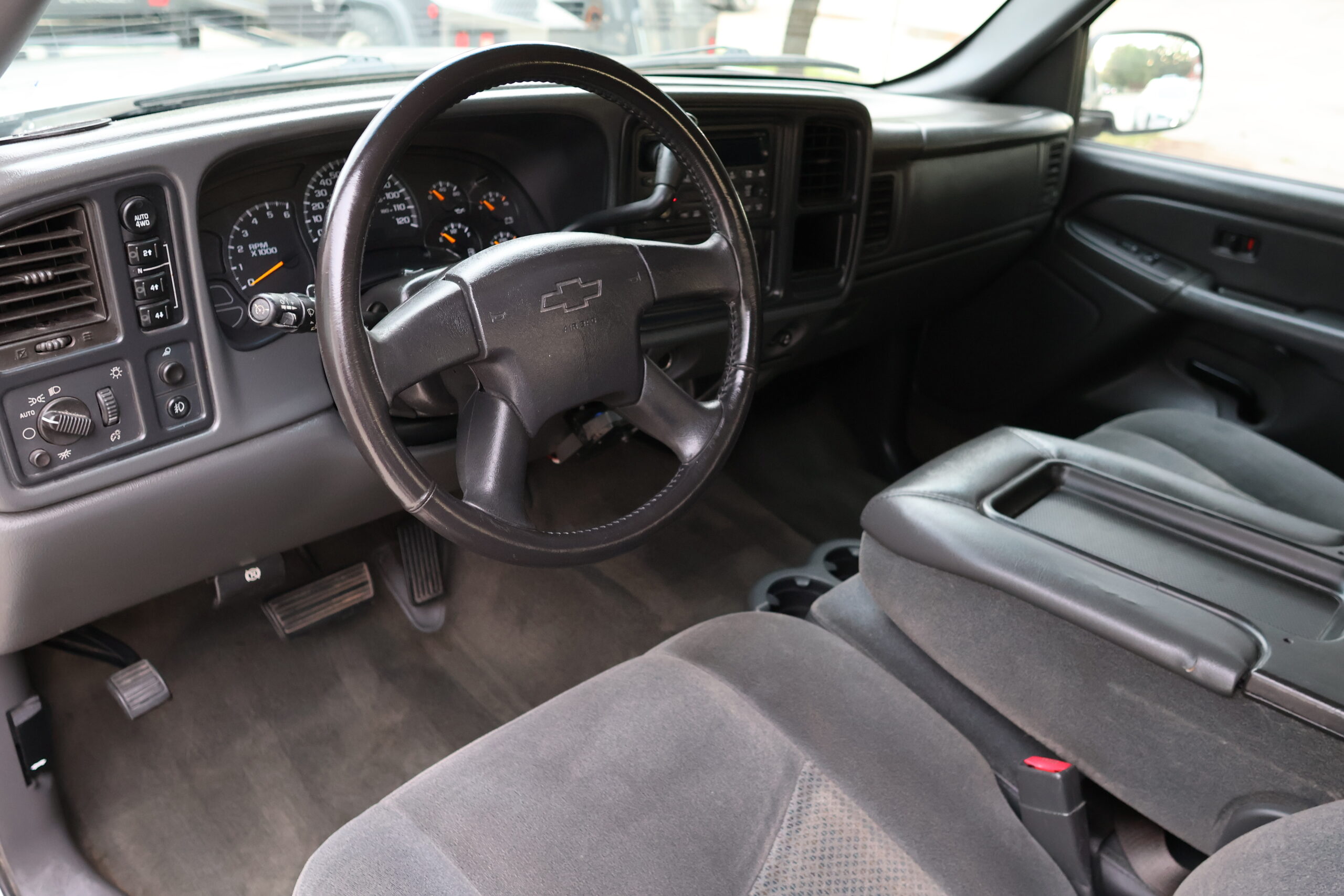 **SOLD**2005 Chevrolet Silverado 1500 LS Z71 5.3L 4×4 **ONE OWNER** J