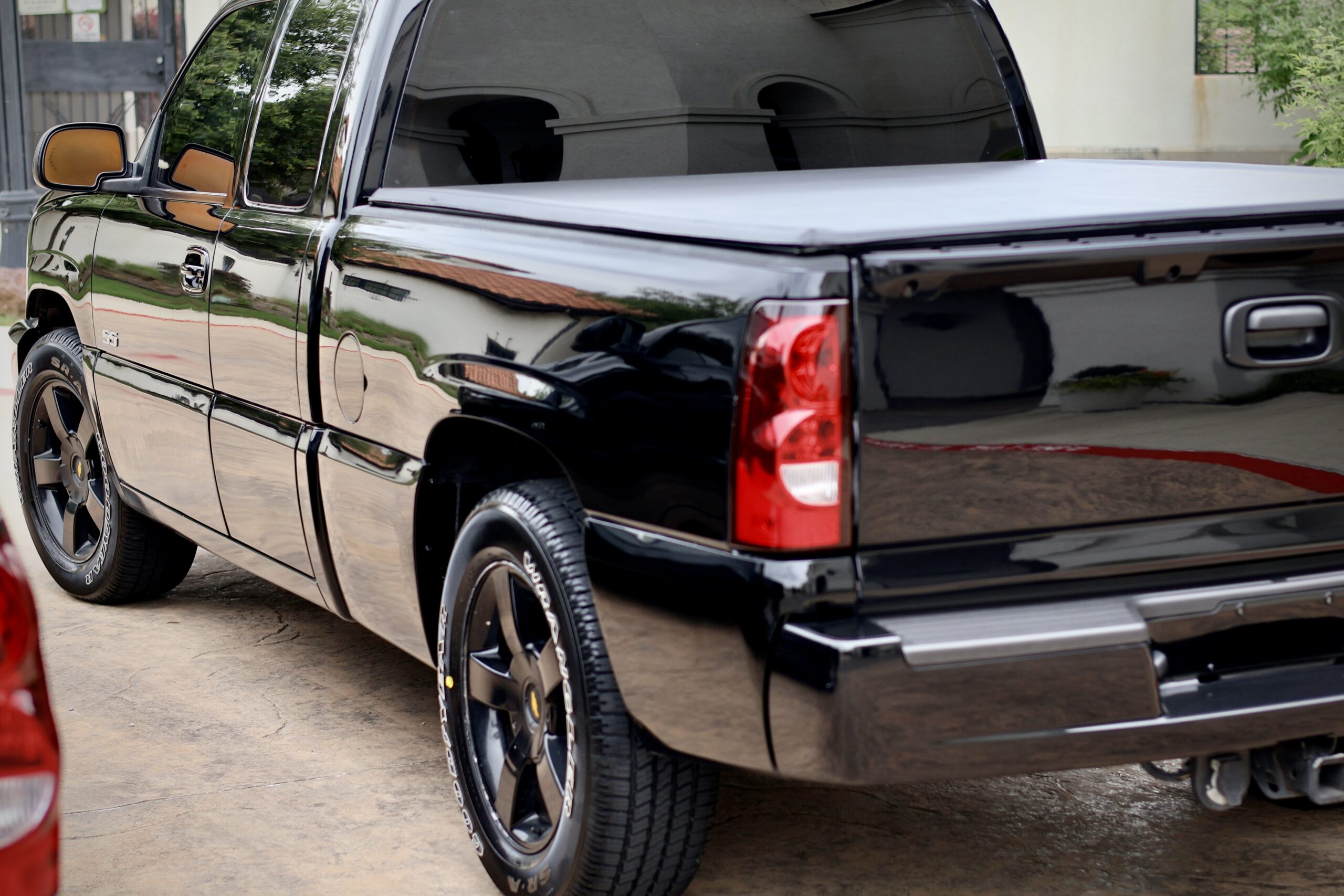 **SOLD**2004 Chevrolet Silverado Super Sport 6.0L AWD *120K MILES* J