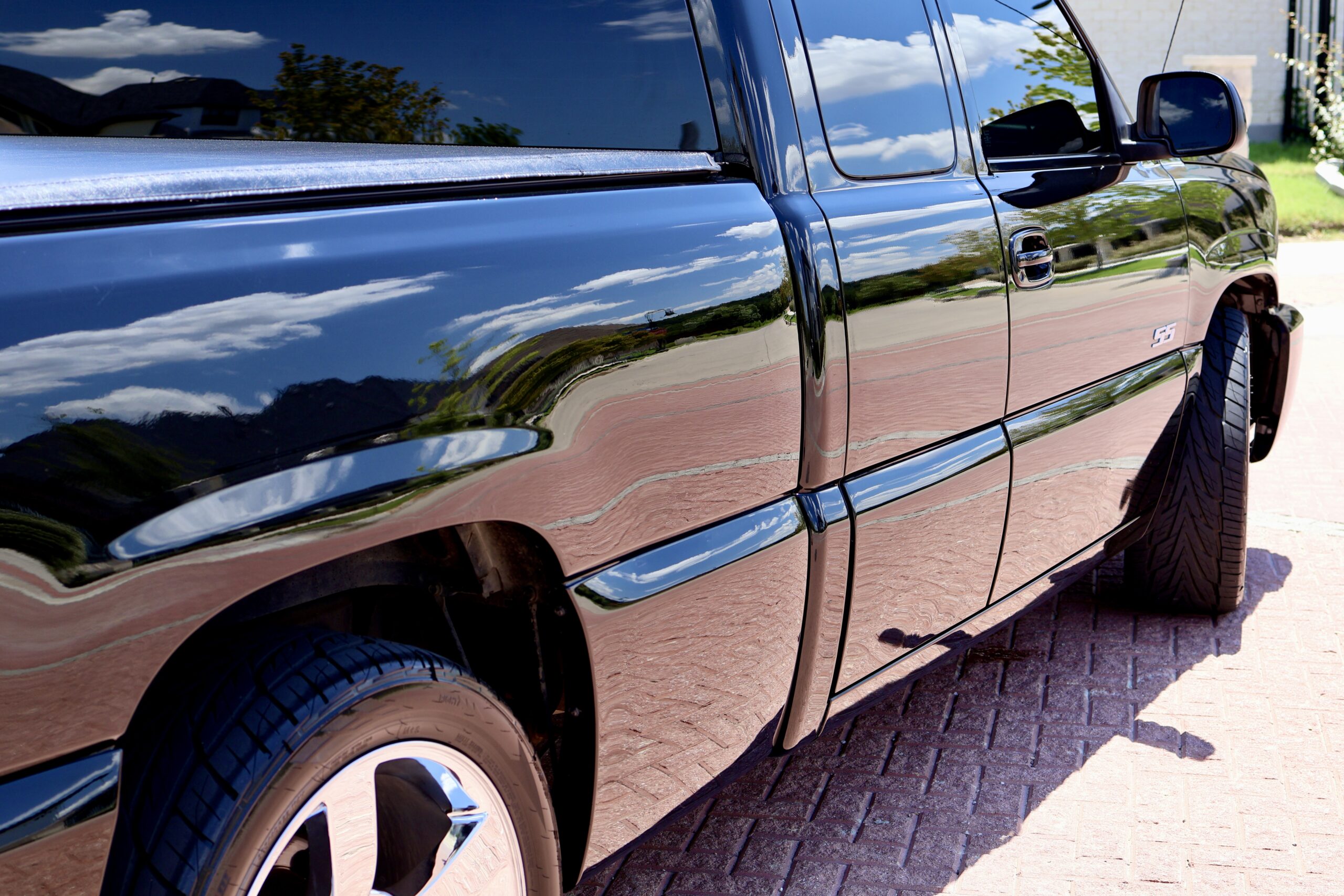 **SOLD** 2003 Chevrolet Silverado 1500 SS 6.0L AWD **97K MILES** J