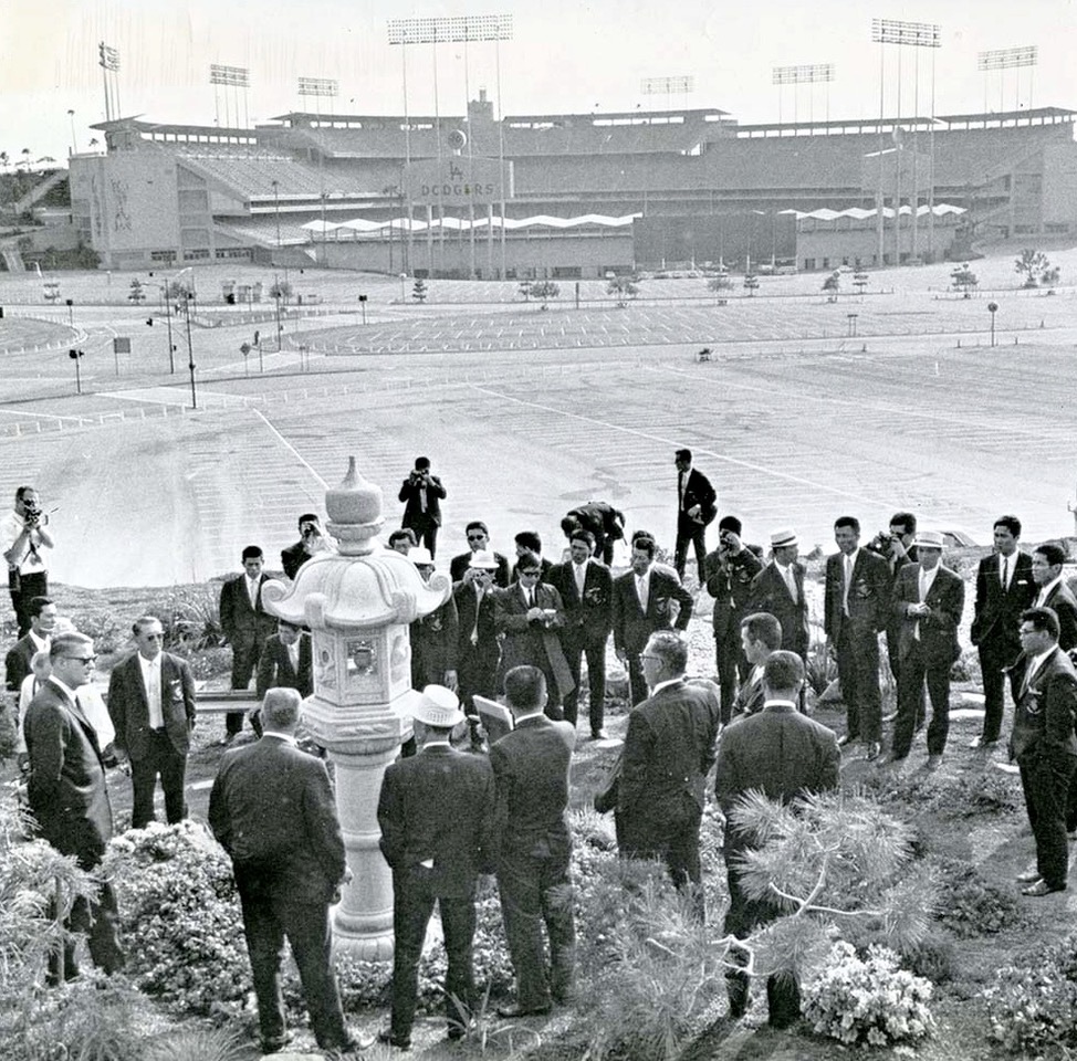 Japanese Stone Lantern is a Dodger Stadium Hidden Gem JapanBall(04)