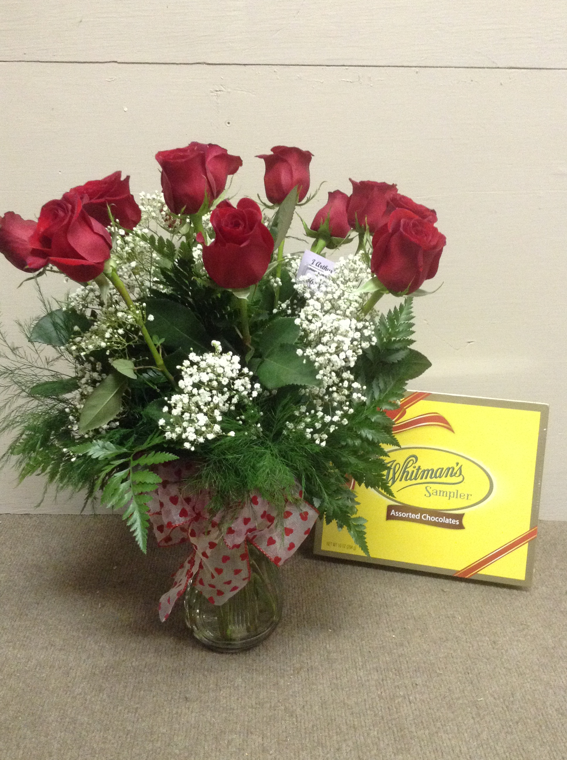 The Classic dozen Roses J. Arthur's Flowers