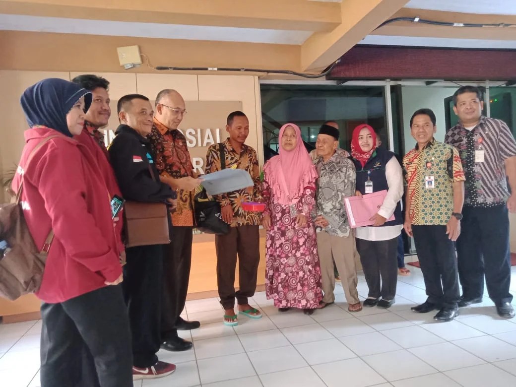Dinsos Surabaya Kembalikan PGOT Warga Semarang