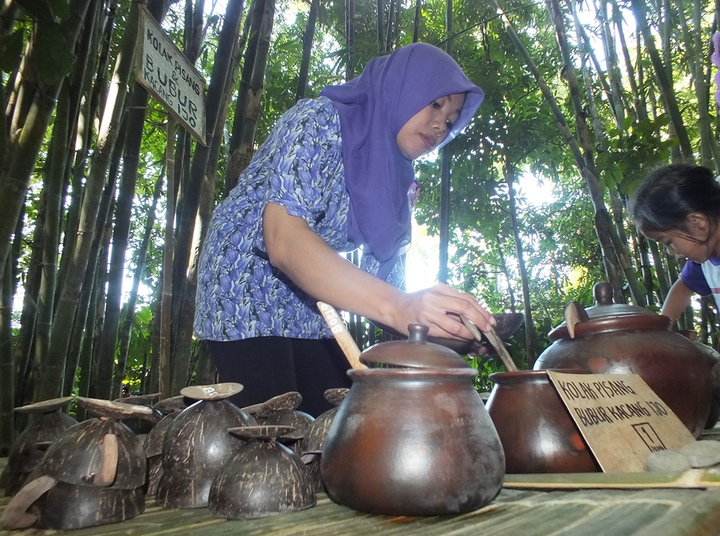 Nostalgia Sambil Nikmati Makanan Tradisional di Pasar Papringan Temanggung - Pemerintah Provinsi Jawa Tengah