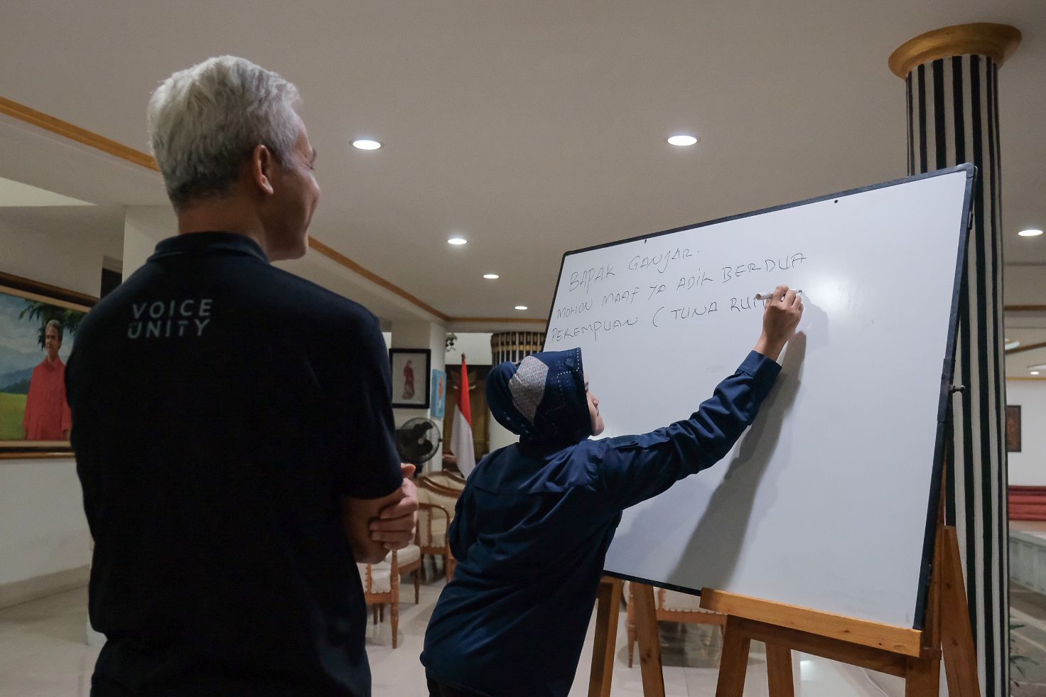 Motoran Keliling Indonesia, Dua Pemudi Tuna Rungu Asal Sumatera