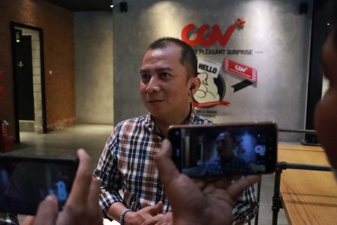 Nobar Film Sayap Sayap Patah dengan Media, Kapolresta Mojokerto Ini