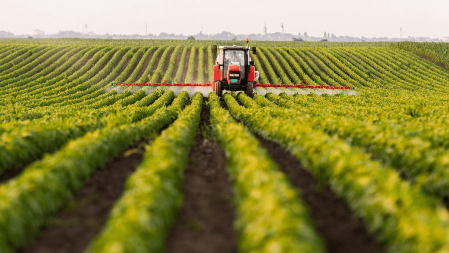 Die Regierung kürzt die Mittel für Landwirte und erhöht den Entwicklungsfonds um rund 80 Millionen Euro