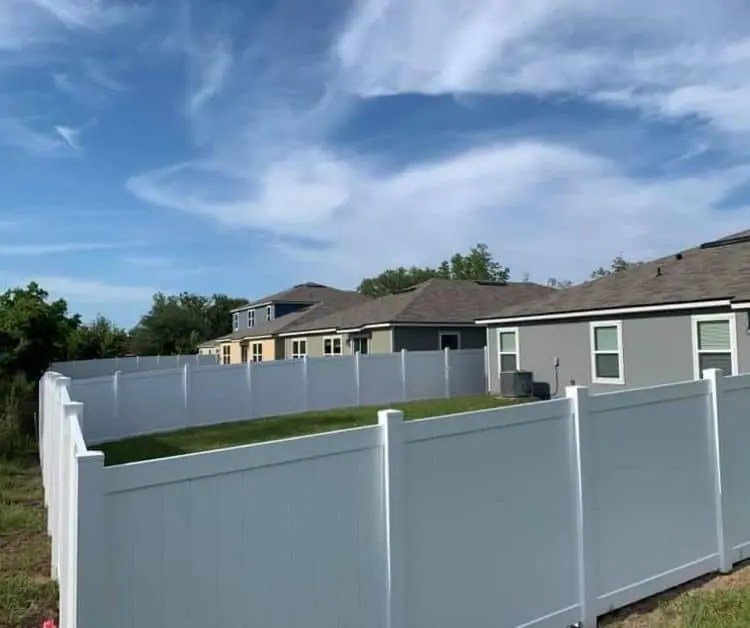 Vinyl Fence Installation Services in Jacksonville, FL