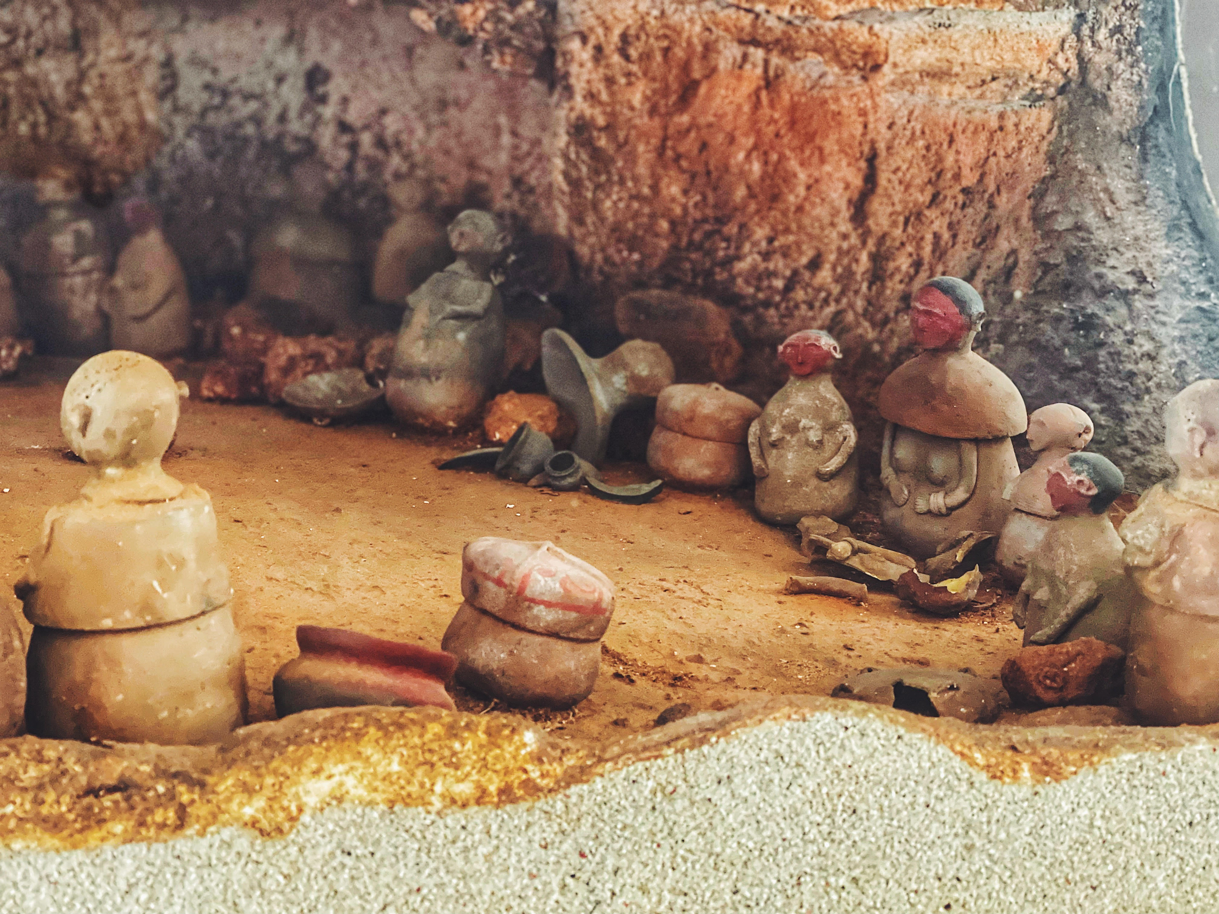 The Anthropomorphic Burial Jars of Maitum Jay to the World