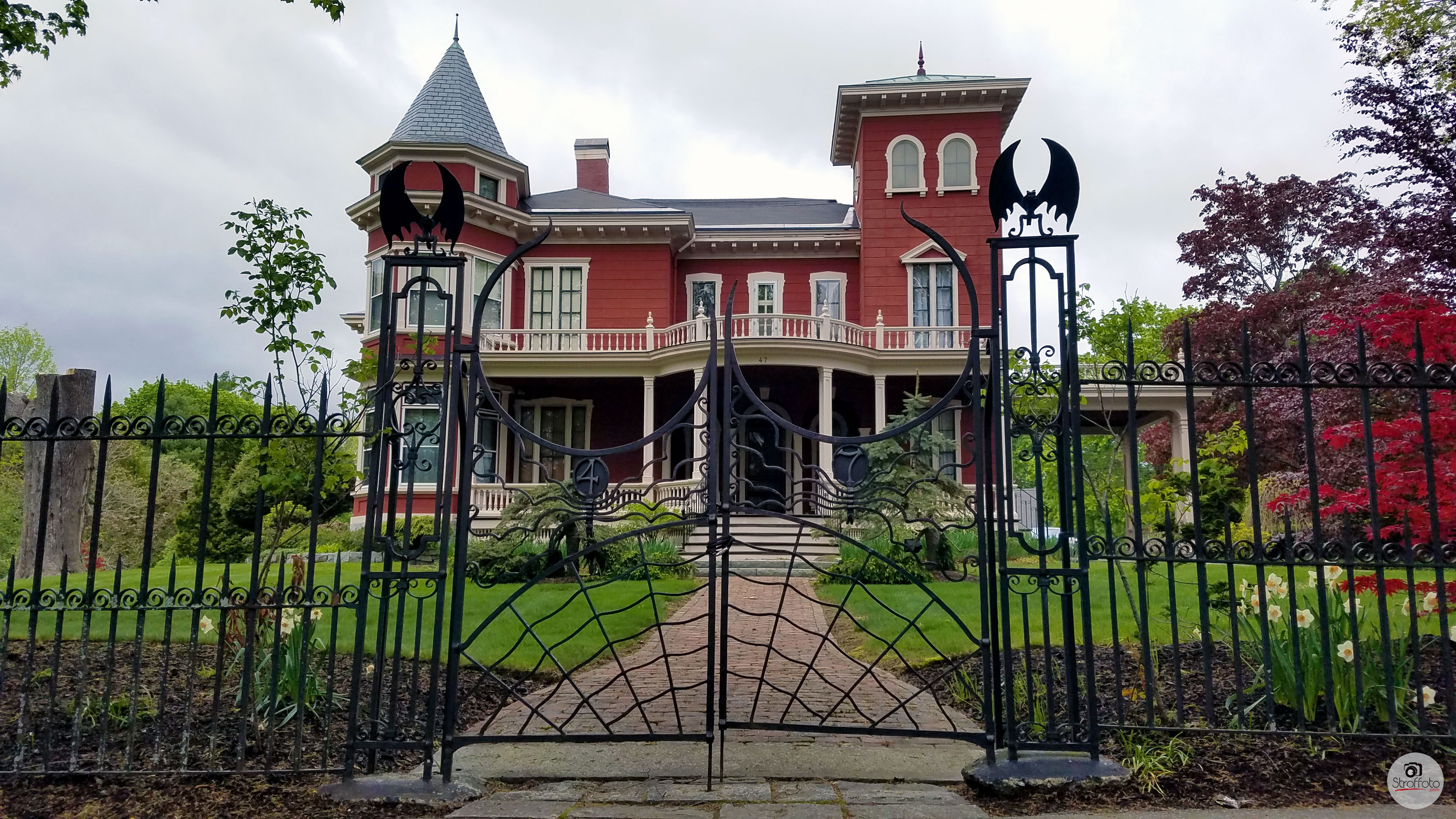 Stephen King House Along the Way with J & J
