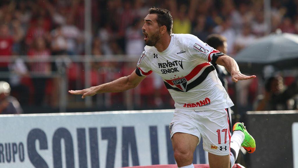 Entenda porque o Grêmio tentou, mas não conseguiu contratar o centroavante Gilberto